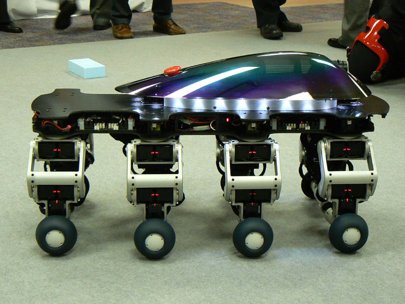 Illustration for article titled Giant Cockroach Robot Moves Thru Everything, Runs Linux